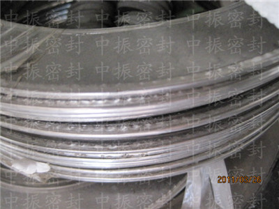 ����ͨ����(y��ng)�����������I�ߏ�(qi��ng)ʯī��(f��)�ω|Ƭ�����܃�(y��u)Խ