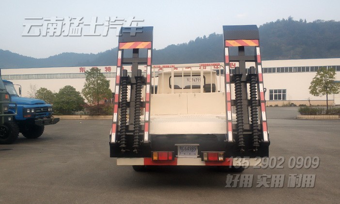 四驅(qū)挖機平板車,EQ1093尖頭越野車,東風(fēng)4*4專用車,越野專用車,清障挖機車,尖頭平板運輸車,多功能運輸車