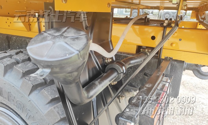 東風(fēng)六驅(qū)卡車,六驅(qū)越野車,東風(fēng)軍車,軍用運輸車,越野卡車,尖頭卡車