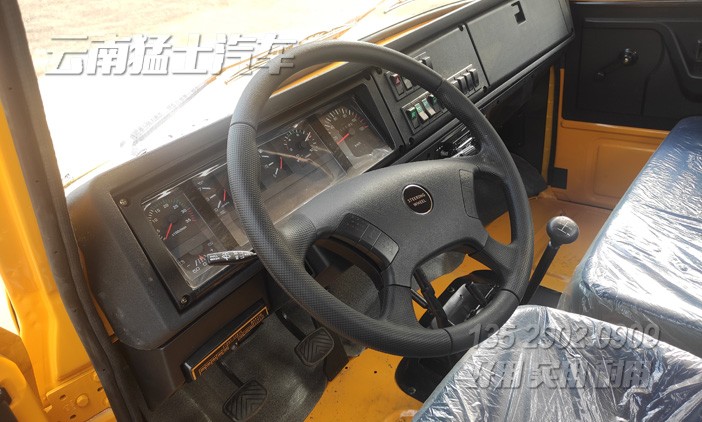 東風(fēng)六驅(qū)卡車,六驅(qū)越野車,東風(fēng)軍車,軍用運輸車,越野卡車,尖頭卡車