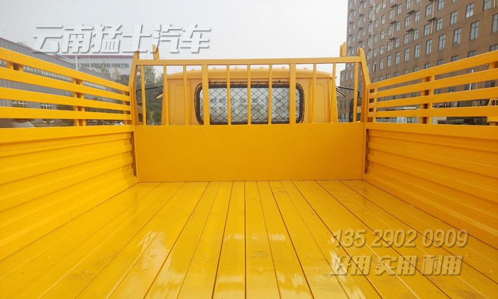 東風(fēng)六驅(qū)卡車,六驅(qū)越野車,東風(fēng)軍車,軍用運輸車,越野卡車,尖頭卡車
