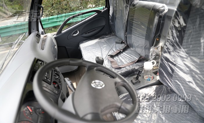 10噸輕卡底盤(pán),輕型卡車,小型柴油貨車,小微卡底盤(pán),商用底盤(pán)改裝,貨車底盤(pán)銷售