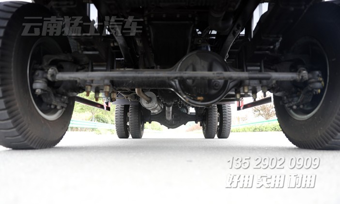 四驅(qū)倉(cāng)欄車,4乘4倉(cāng)柵式運(yùn)輸車,3噸倉(cāng)欄車,80馬力倉(cāng)欄車,4*4畜牧車,輕卡果蔬運(yùn)輸車,倉(cāng)柵輕卡