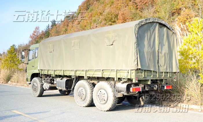 國(guó)五運(yùn)兵車(chē),出口型運(yùn)兵車(chē),EQ2130GA,東風(fēng)6x6卡車(chē),六驅(qū)柴油貨車(chē)