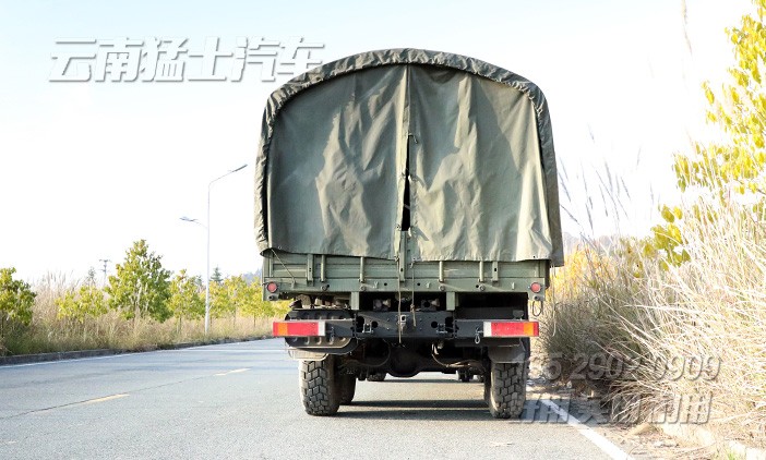 國(guó)五運(yùn)兵車(chē),出口型運(yùn)兵車(chē),EQ2130GA,東風(fēng)6x6卡車(chē),六驅(qū)柴油貨車(chē)