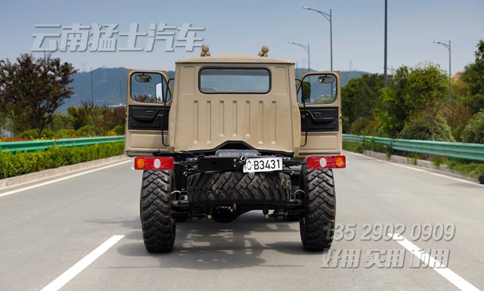 4x4長(zhǎng)頭底盤,東風(fēng)240駕駛室,底盤定制,出口底盤,越野專用車底盤,前置絞盤