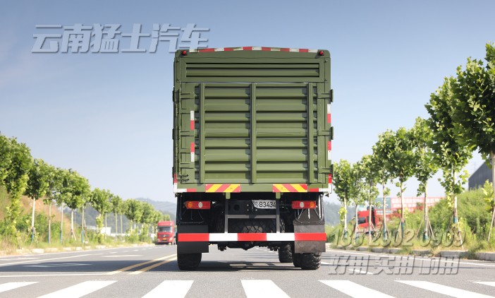 重型載貨卡車,物流運輸車,東風(fēng)六驅(qū)卡車,340馬力越野車,5.8米貨箱貨車,6*6高墻板貨車,出口專用車,載15噸越野卡車