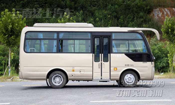 19座公交車,19座鄉(xiāng)村巴士,農巴村巴,單橋中巴車,6米中型客車,出口型巴士