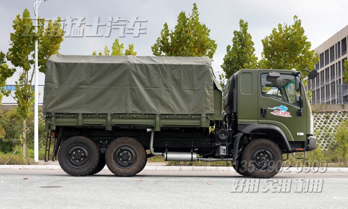 山貓?jiān)揭败?六驅(qū)卡車,12座運(yùn)兵車,載貨運(yùn)輸車,平頭2082,6*6越野運(yùn)輸車,出口多用途車