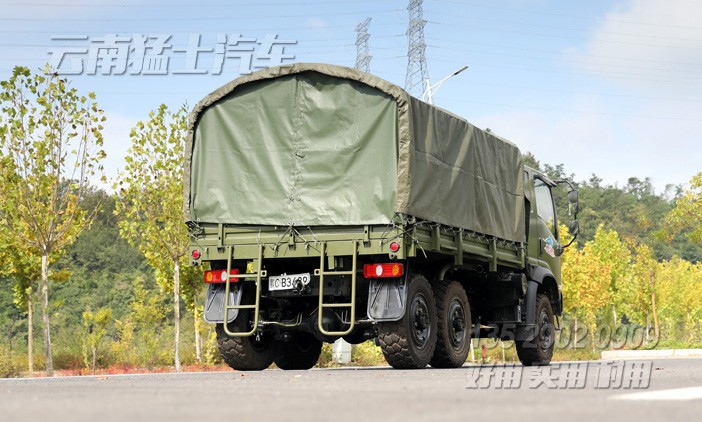 山貓?jiān)揭败?六驅(qū)卡車,12座運(yùn)兵車,載貨運(yùn)輸車,平頭2082,6*6越野運(yùn)輸車,出口多用途車