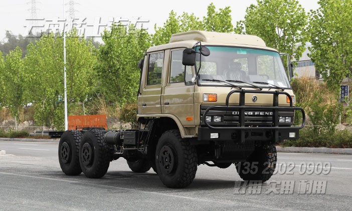 東風(fēng)EQ2102NJ,六驅(qū)越野卡車(chē)底盤(pán),越野專(zhuān)用車(chē)底盤(pán),東風(fēng)153高配,210馬力雙排卡車(chē),輪胎充放氣,后置絞盤(pán)